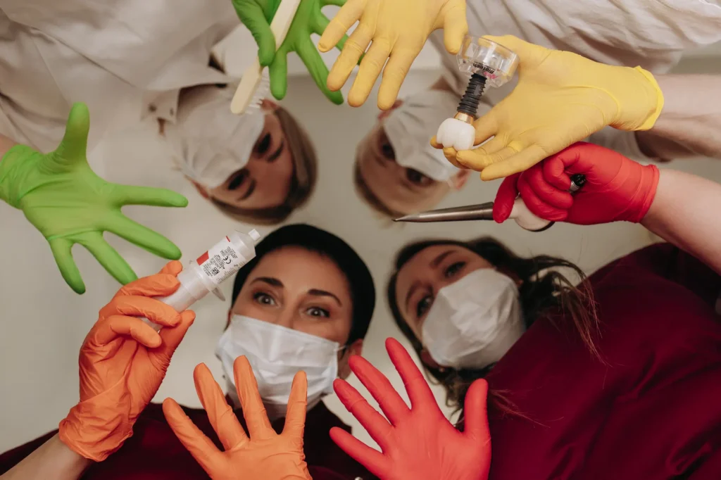 Klinikos „Odontologija be skausmo“ komanda Klaipėdoje